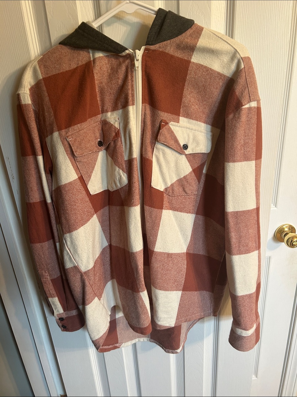 Women’s Zip-Up Plaid Hooded Jacket in Rust & Cream